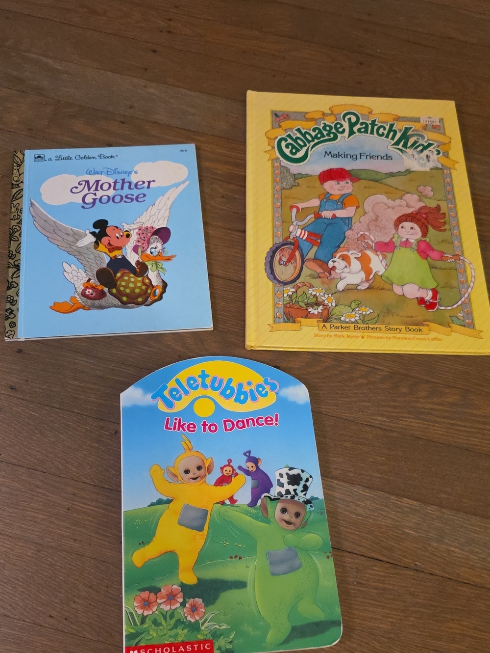 Scholastic Teletubbies Like to Dance! Board Book - Yellow & Green